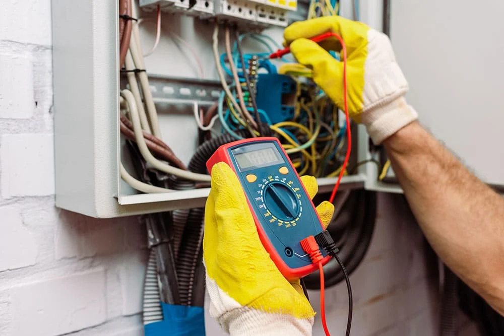 Wie die Digitalisierung die Prüfung elektrischer Anlagen verbessert