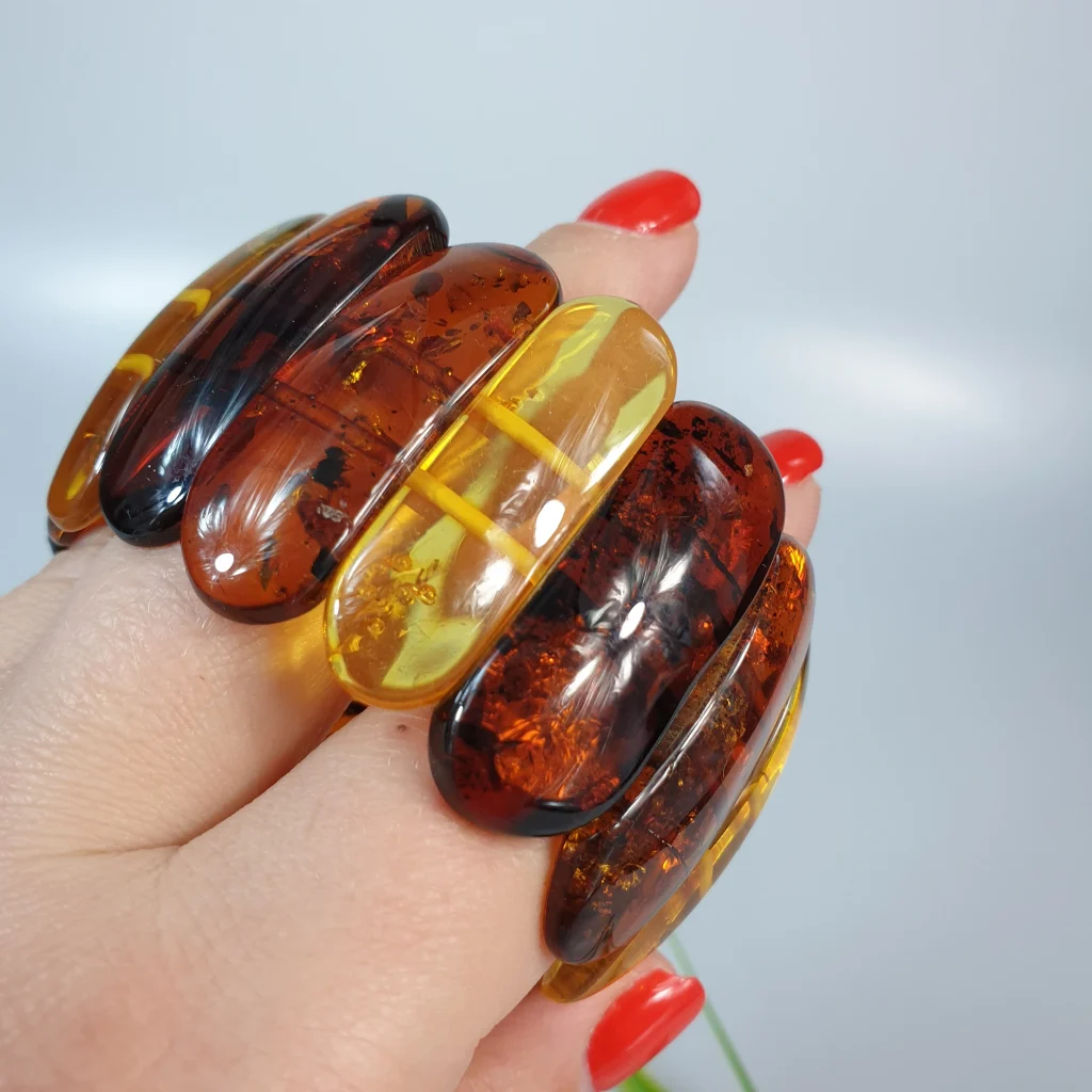 Bernsteinschmuck – Ein Juwel der Moderne aus Polen