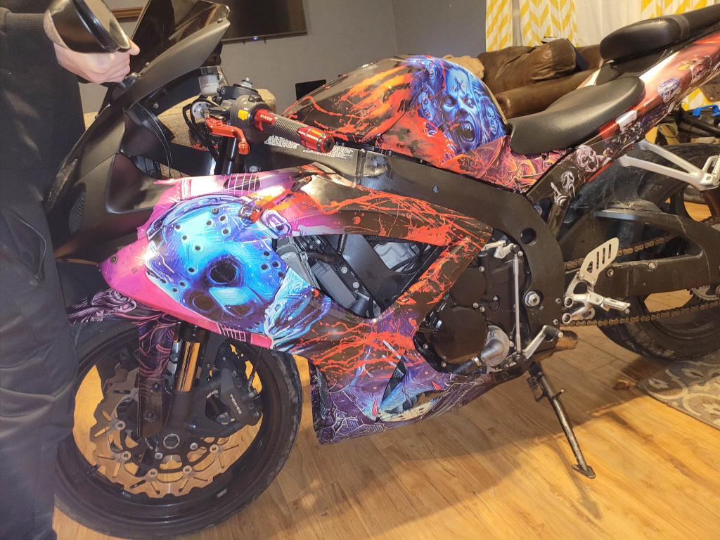 Anime Folie Auto: Gestalten Sie Ihr Traumdesign für den ultimativen Auftritt