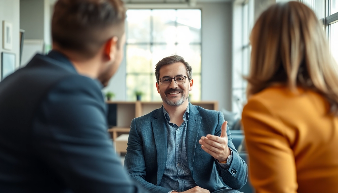 Personalberater präsentiert innovative Lösungen in einem modernen Büro.