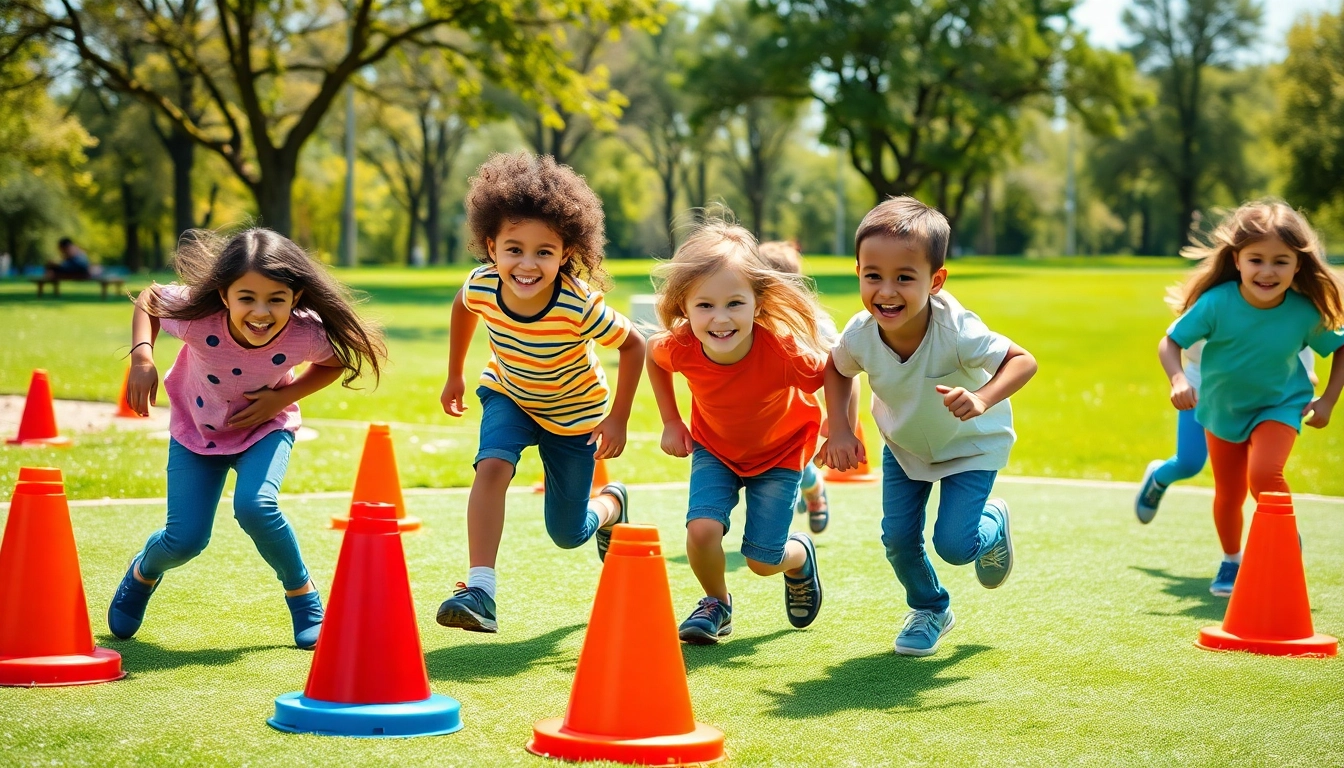 Jetzt Details ansehen: Kinder spielen froehlich auf einem Bewegungsspielplatz mit Hindernissen.